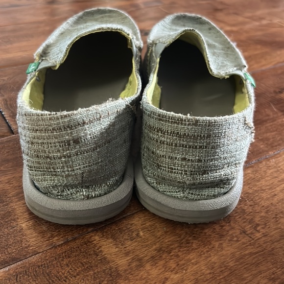 Sanuk shoes. Green. Never worn. Size 10 - Picture 2 of 6
